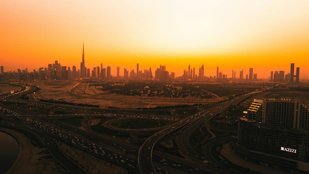 أفق دبي عند الغروب